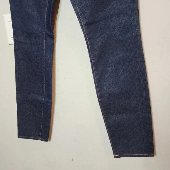 NWT J Brand Curvy Fit Skinny darkwash jeans. Women's size 30.